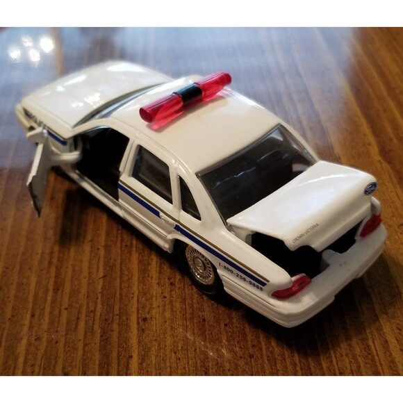 Ontario Provincial Police Road Champs die cast police car 1:43 scale - Picture 4 of 10